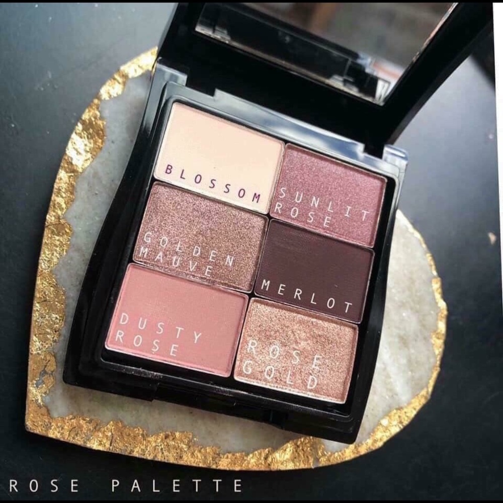 Personalized pallets